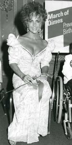 Elizabeth Taylor  1987  NYC  cliff.jpg